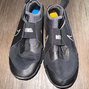 Nike Black flex runner, kids